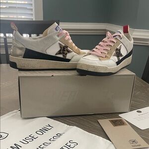 GOLDEN GOOSE Sneakers with Leopard Print and Pink Laces